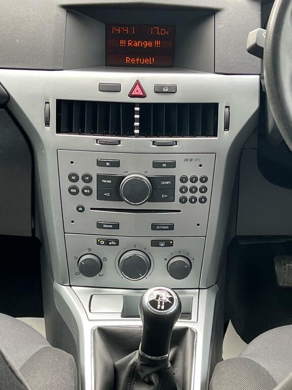 Vauxhall Astra Exclusiv Black #18