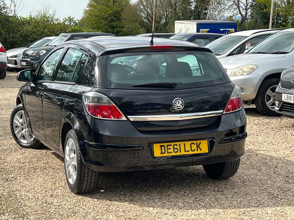 Vauxhall Astra Exclusiv Black #5