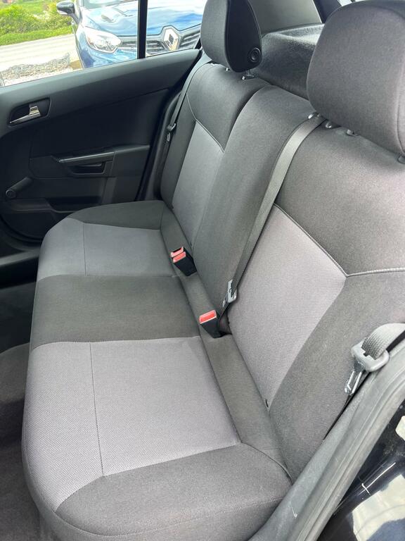 Vauxhall Astra Exclusiv Black #31