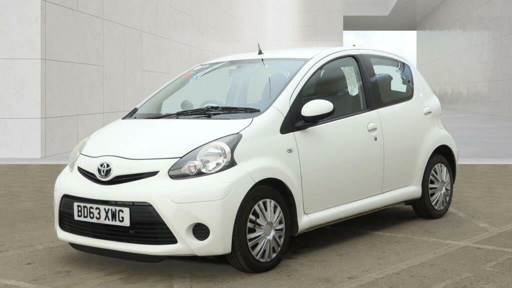 Toyota Aygo 1.0 Vvt-i Fire Multimode White #2