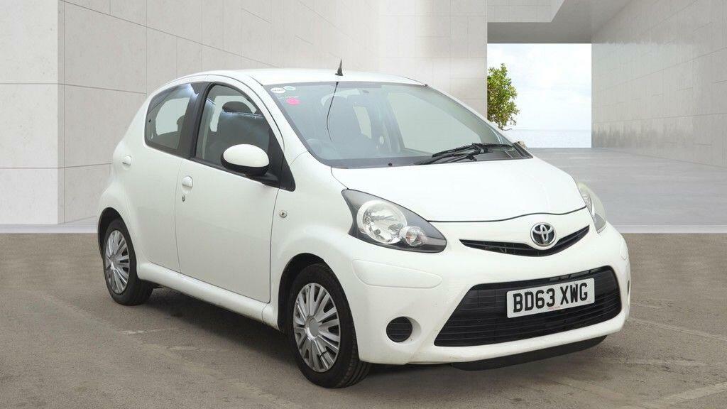Toyota Aygo 1.0 Vvt-i Fire Multimode White #1