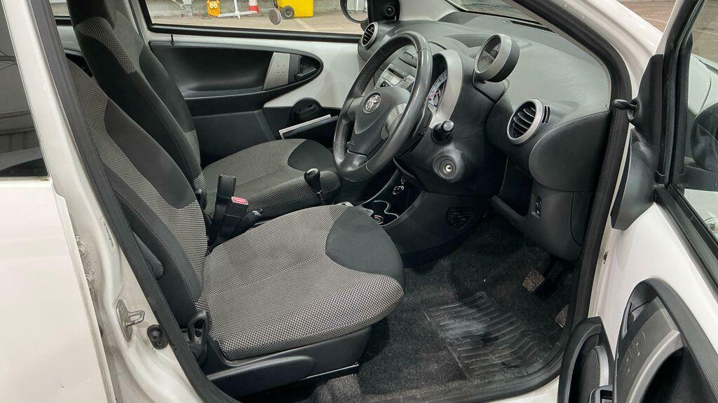 Toyota Aygo 1.0 Vvt-i Fire Multimode White #12