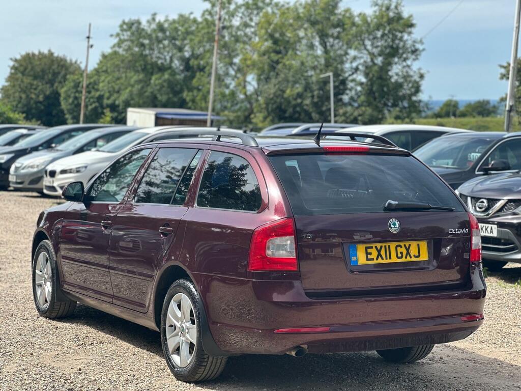 Skoda Octavia 1.6 Tdi Elegance Dsg Euro 5 Red #4
