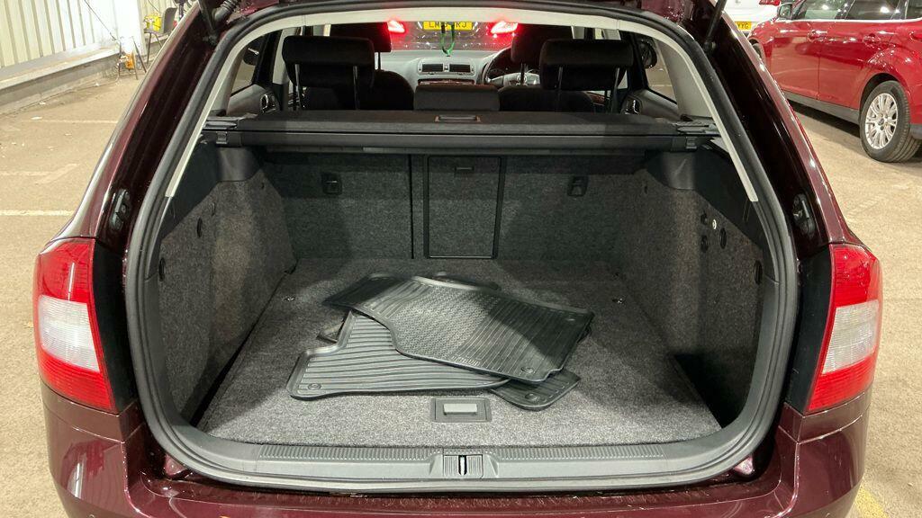 Skoda Octavia Hatchback Silver #10
