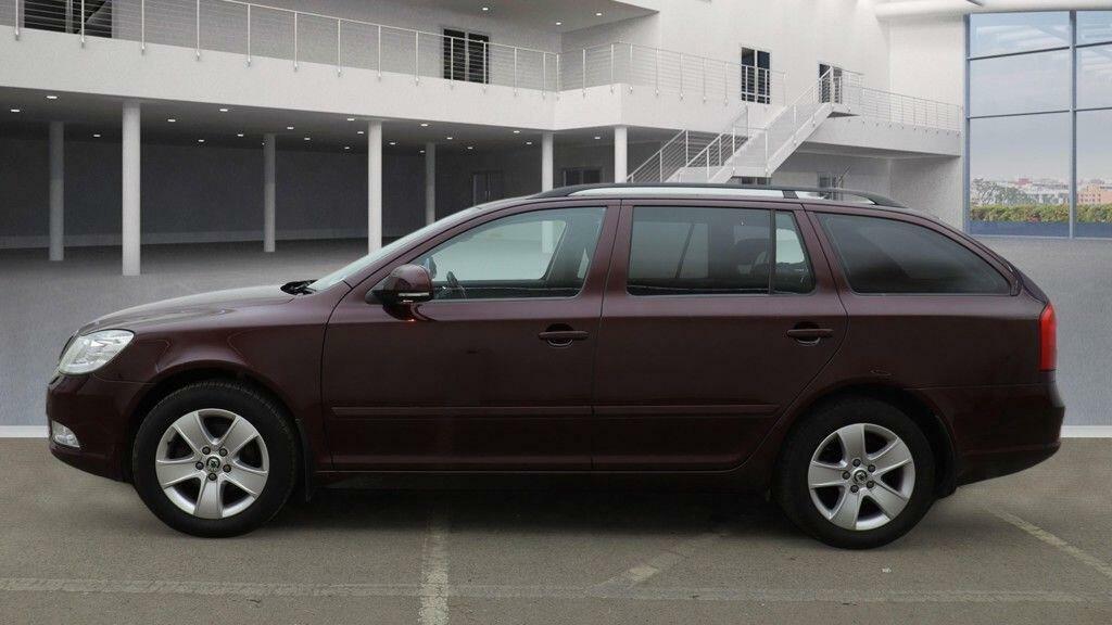 Skoda Octavia 1.6 Tdi Elegance Dsg Euro 5 Red #5