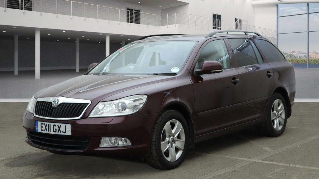 Skoda Octavia 1.6 Tdi Elegance Dsg Euro 5 Red #2