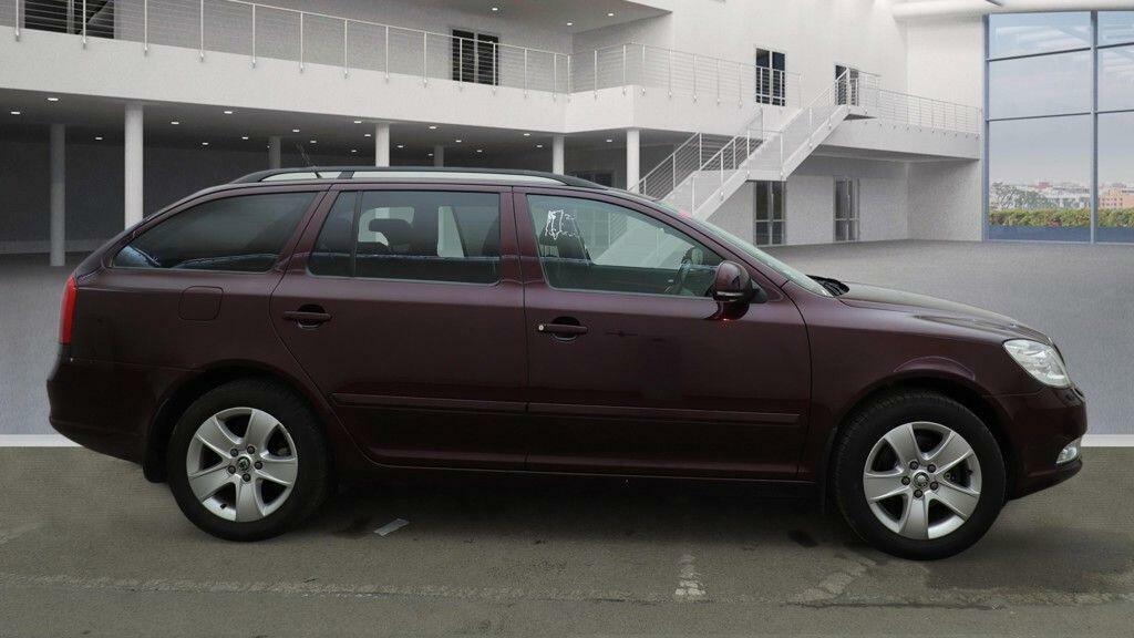 Skoda Octavia 1.6 Tdi Elegance Dsg Euro 5 Red #3