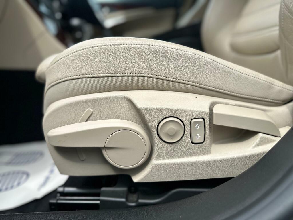 Vauxhall Insignia 2L Elite Nav White #39