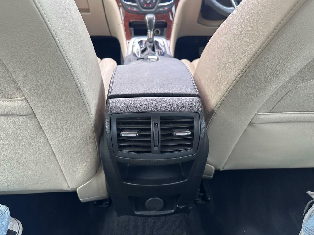 Vauxhall Insignia 2L Elite Nav White #30
