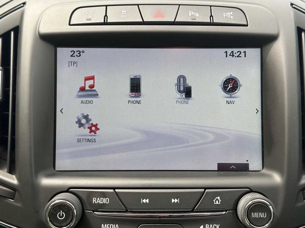 Vauxhall Insignia 2L Elite Nav White #24