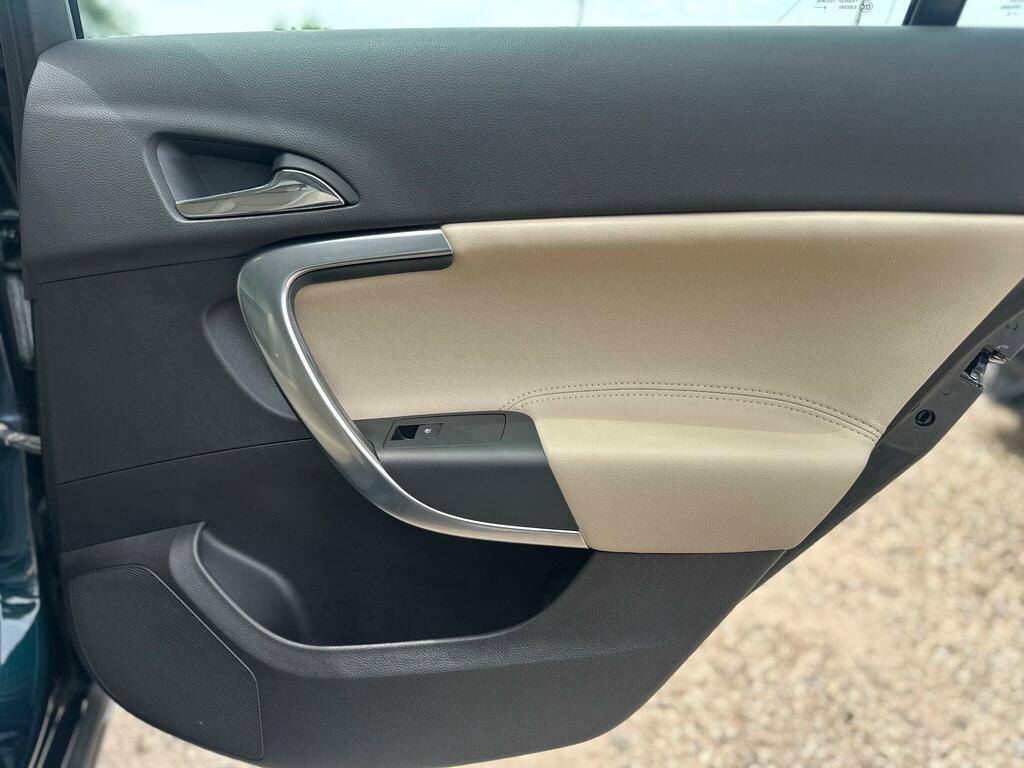 Vauxhall Insignia 2L Elite Nav White #47