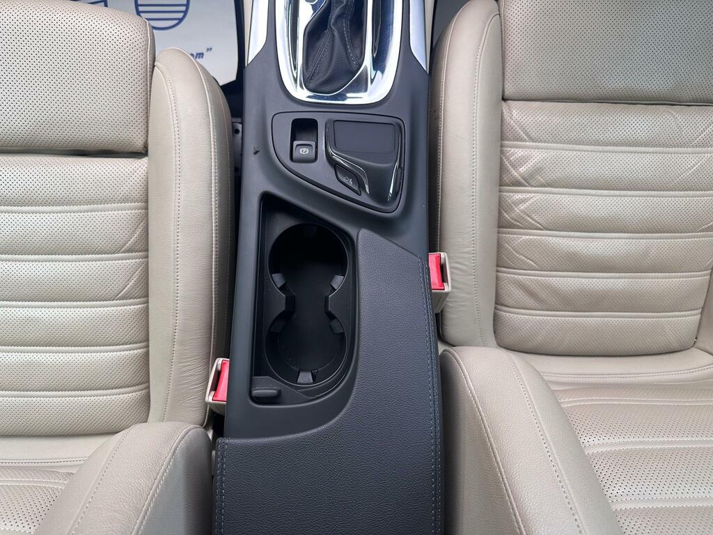 Vauxhall Insignia 2L Elite Nav White #32