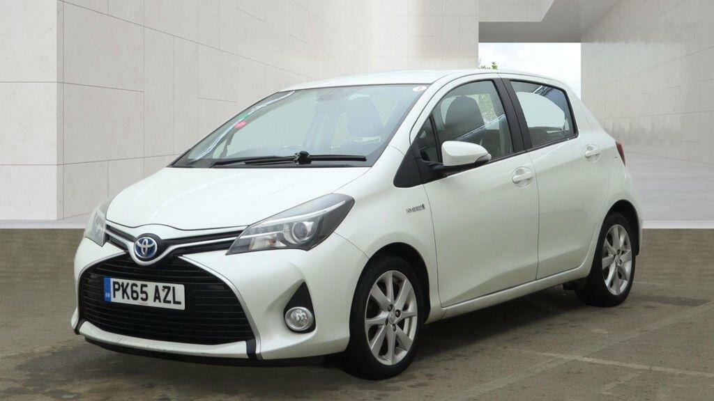 Toyota Yaris 1.5 Vvt-h Excel E-cvt Euro 6 15In Alloy White #3