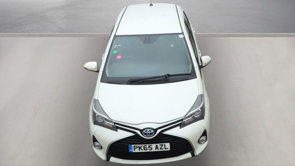 Toyota Yaris 1.5 Vvt-h Excel E-cvt Euro 6 15In Alloy White #2