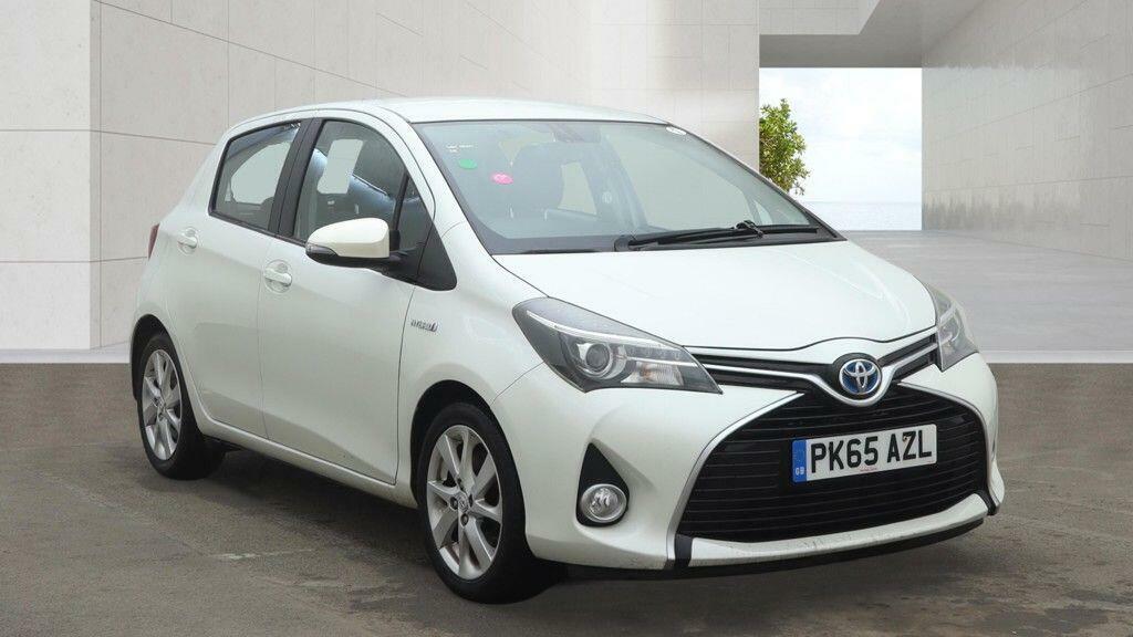 Toyota Yaris 1.5 Vvt-h Excel E-cvt Euro 6 15In Alloy White