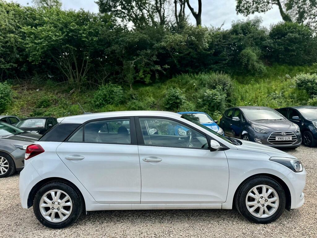 Hyundai I20 1.2 Se Euro 6 FL67SSZ White #4