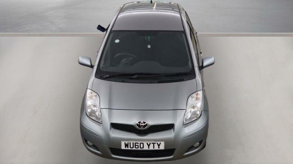 Toyota Yaris Silver #5