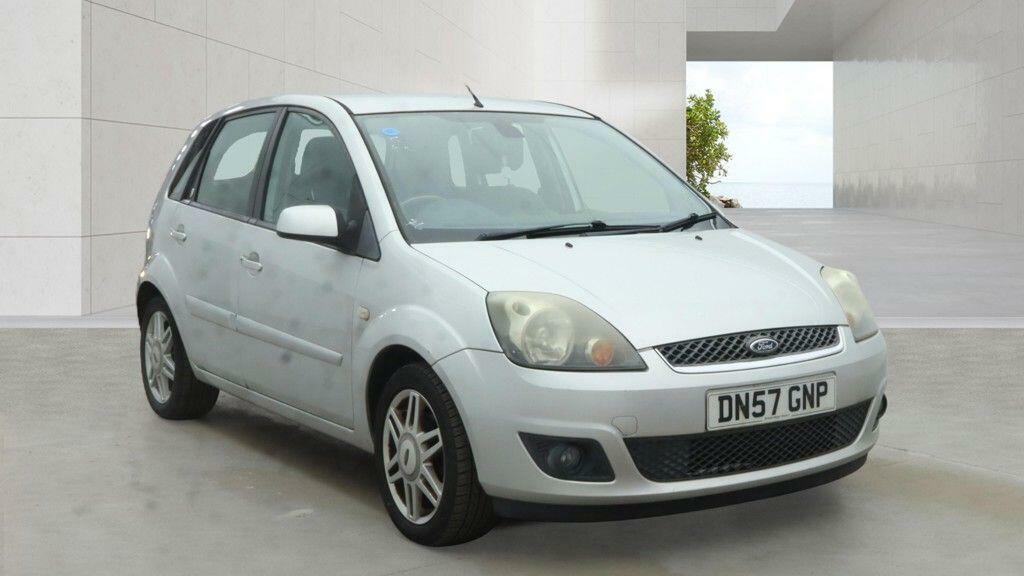 Ford Fiesta 1.6 Ghia Silver