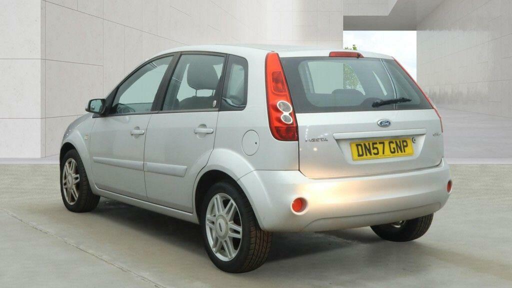Ford Fiesta 1.6 Ghia Silver #4