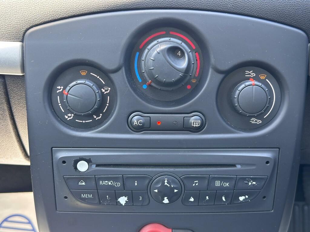 Renault Clio 1.2 Extreme Hatchback Euro 5 75 White #21