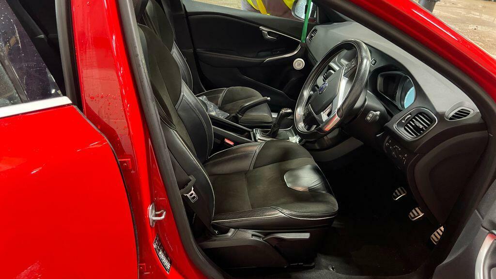 Volvo V40 D2m Se Lux Winter Pack, Heated Seats, Heated Scre Black #9