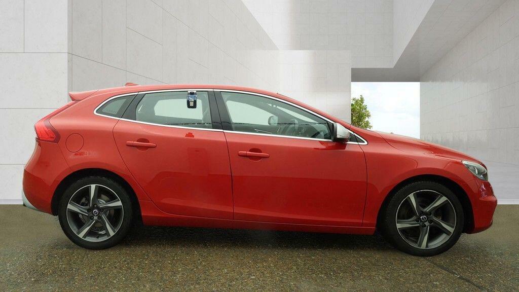 Volvo V40 2.0 D4 R-design Euro 6 Ss Red #3