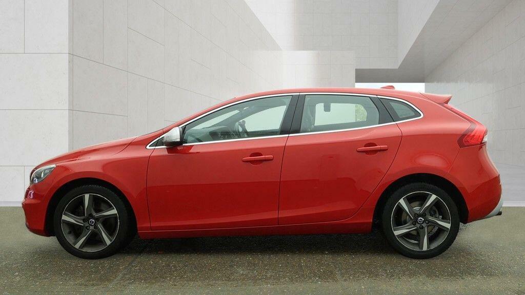Volvo V40 2.0 D4 R-design Euro 6 Ss Red #4