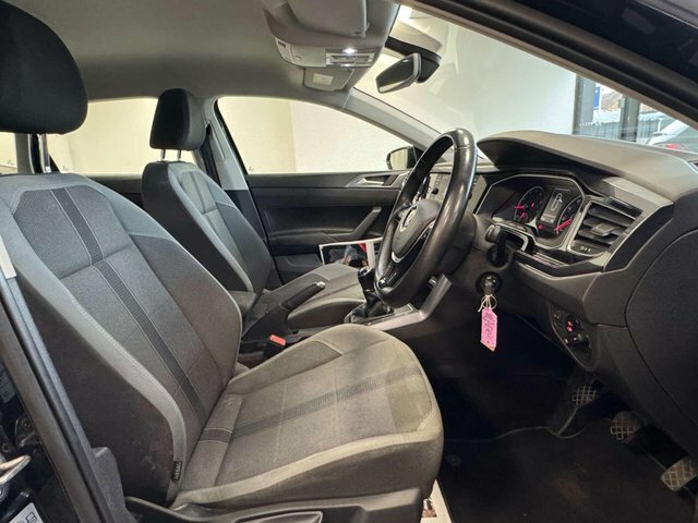 Volkswagen Polo 2018 1.0 Tsi Sel Hatchback Euro HT18VZN Black #3