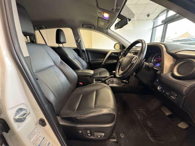 Toyota Rav 4 2015 2.2 D-cat Invincible Suv 4Wd YJ65VDG White #3