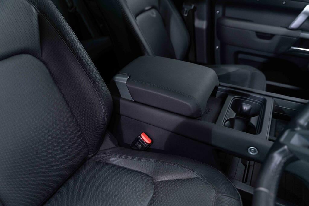 Land Rover Defender 110 3.0 D300 Mhev X-dynamic Se 4Wd Euro 6 Ss 5 YB24OMW Black #4