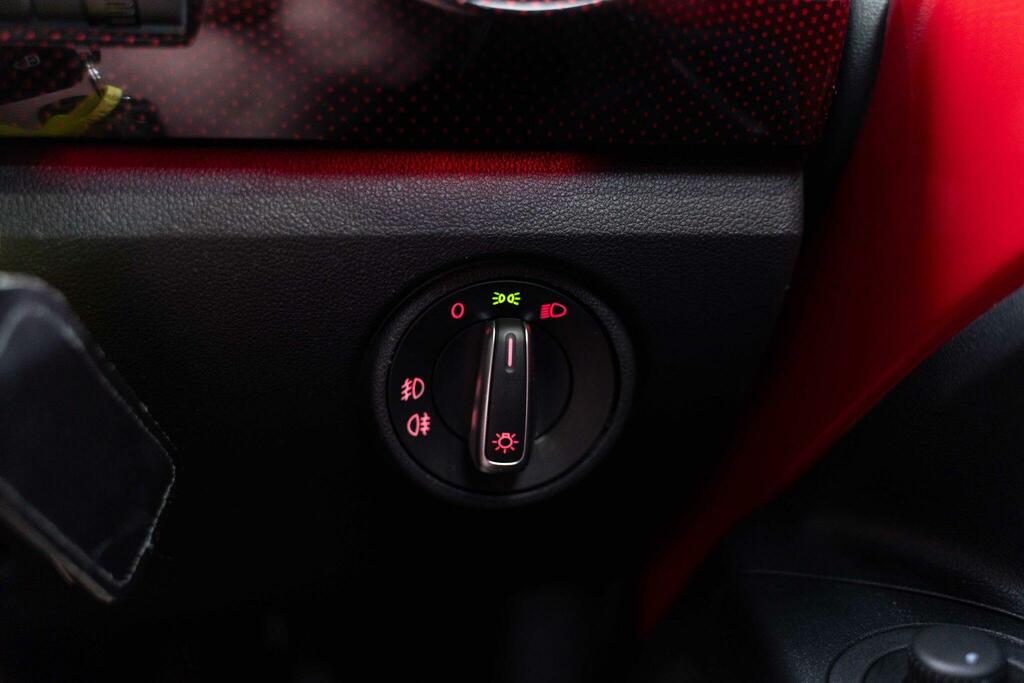 Volkswagen Up 2018 Volkswagen Move Up 1.0 60Ps Red #18