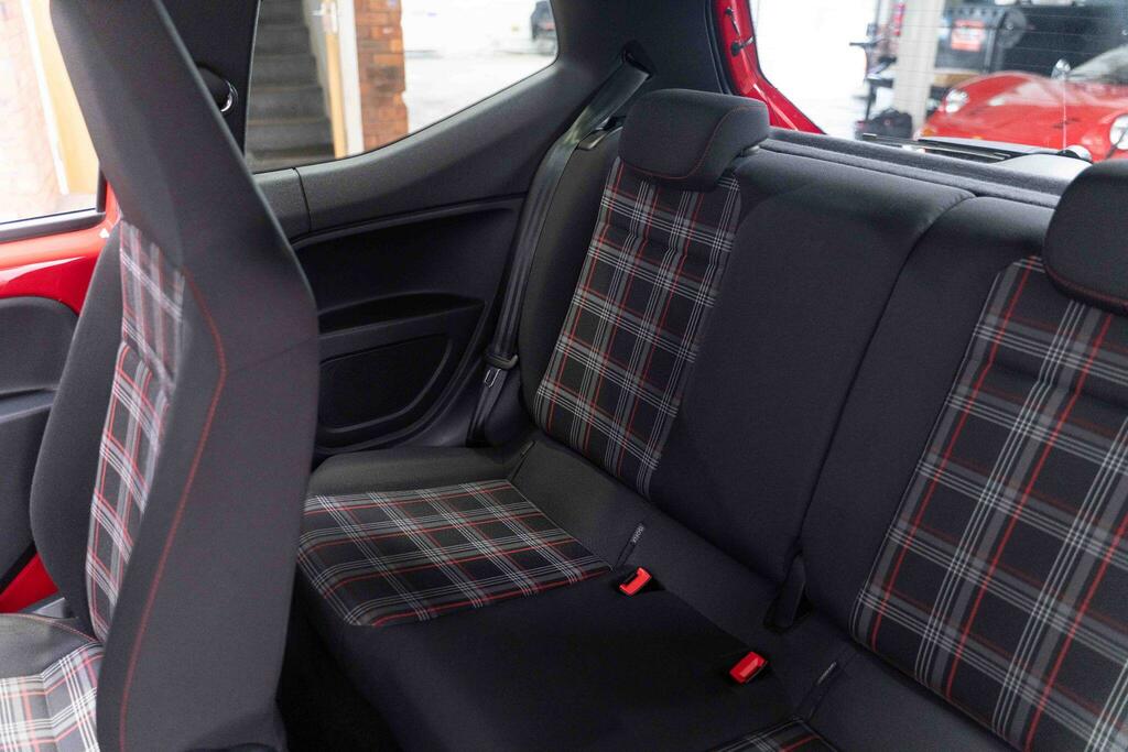 Volkswagen Up 2018 Volkswagen Move Up 1.0 60Ps Red #15