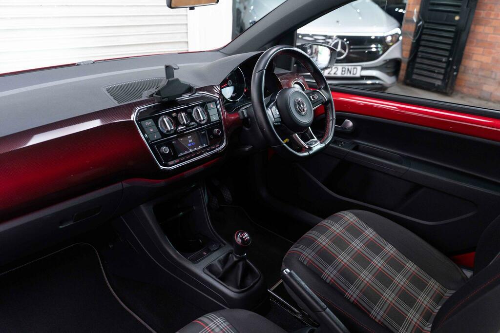 Volkswagen Up 2018 Volkswagen Move Up 1.0 60Ps Red #11