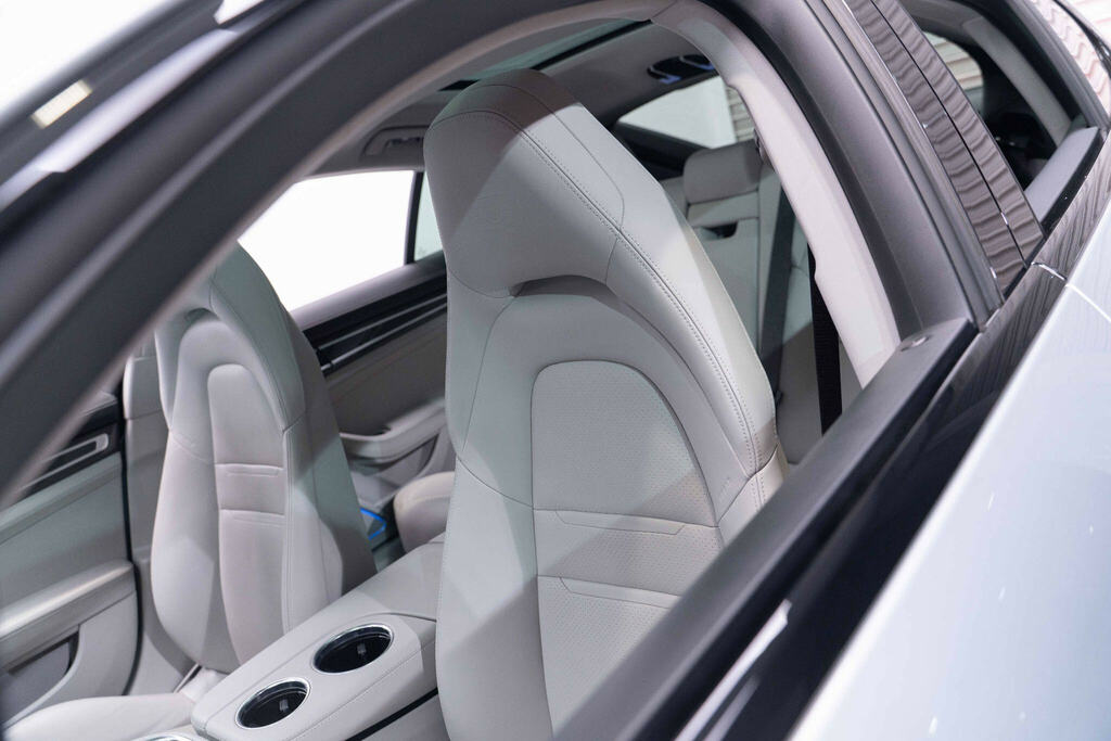 Porsche Panamera Panamera Platinum Edition 4 Grey #52