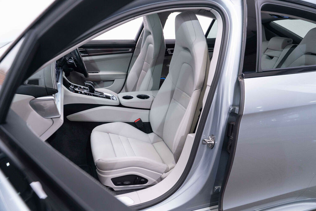 Porsche Panamera Panamera Platinum Edition 4 Grey #40
