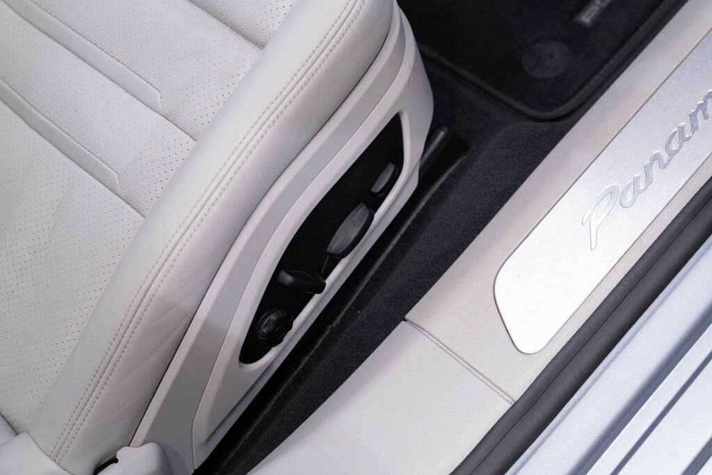 Porsche Panamera Panamera Platinum Edition 4 Grey #49