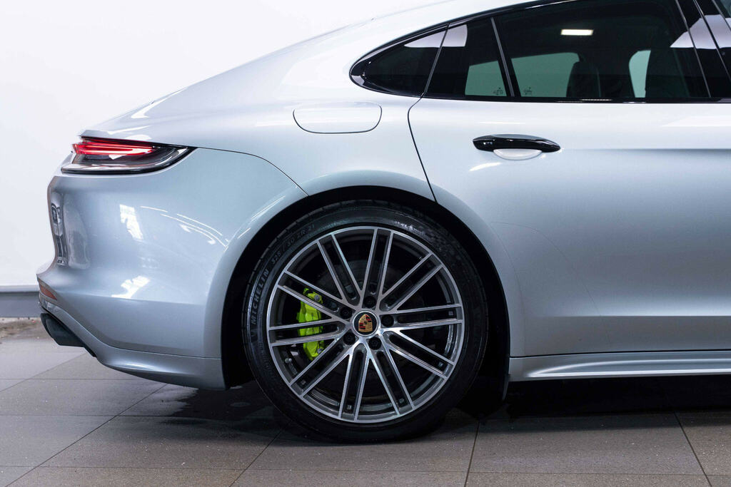 Porsche Panamera Panamera Platinum Edition 4 Grey #28