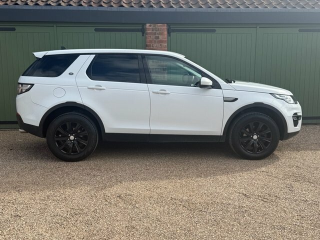 Land Rover Discovery Sport 2016 2.0 Td4 Se Tech Suv 4Wd Euro CX65HHA White #4