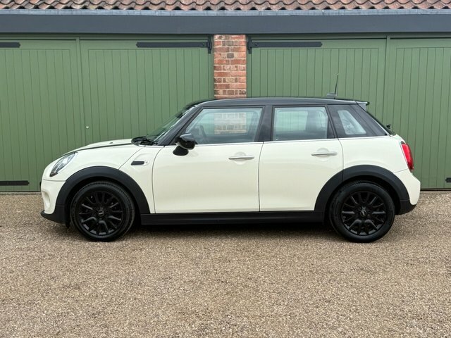 Mini Hatch 2020 1.5 Cooper Classic Hatchback Manua CA20JYH White #5