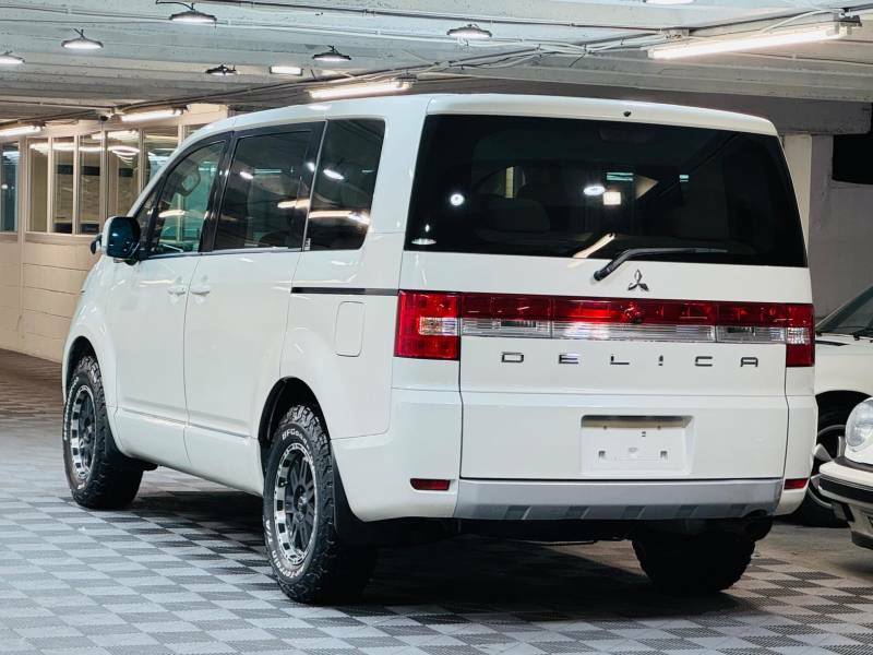 Mitsubishi Delica D5 2.0 G Power Package 4Wd 7 Seat Mivec - 2010 60 White #3