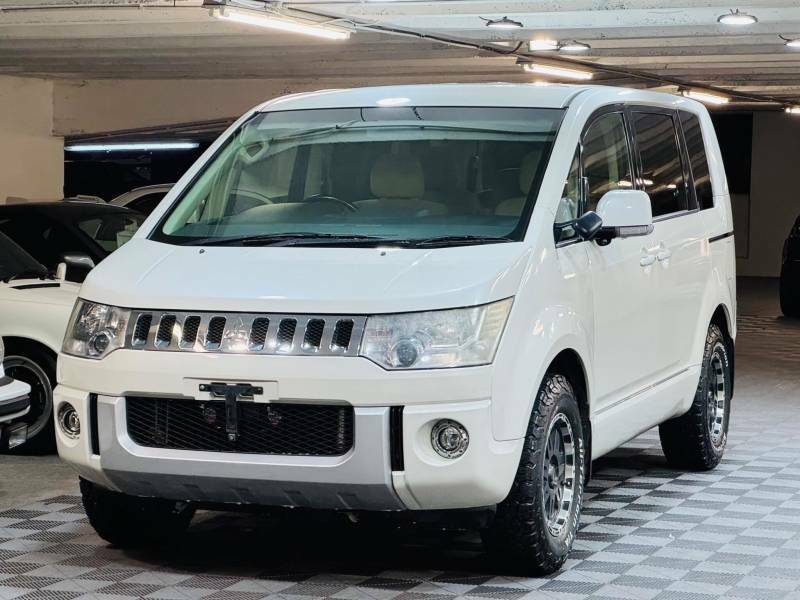 Mitsubishi Delica D5 2.0 G Power Package 4Wd 7 Seat Mivec - 2010 60 White #6