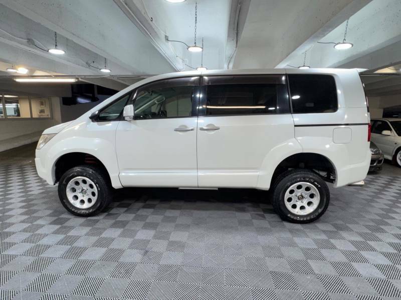 Mitsubishi Delica  Black #2
