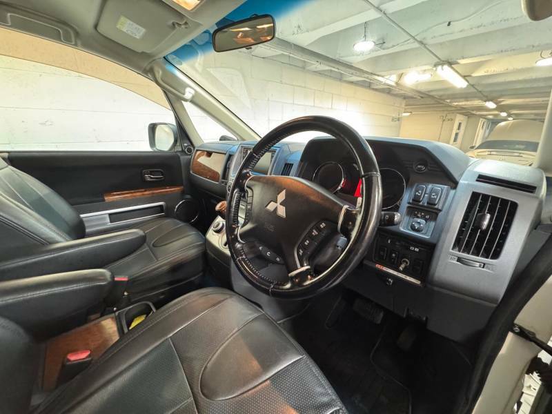 Mitsubishi Delica  Black #8