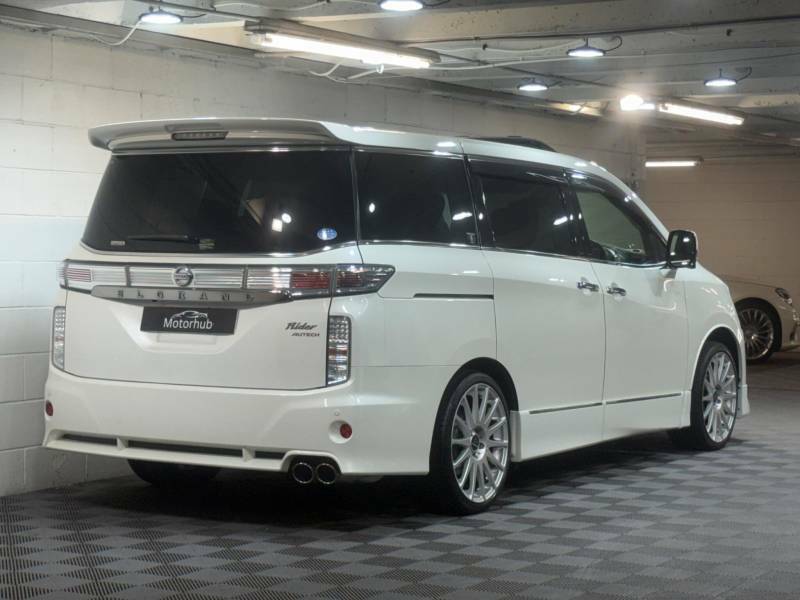 Nissan Elgrand 3.5 350 Rider Blackline Sunroof Model - 2013 62 PE5207 White #5