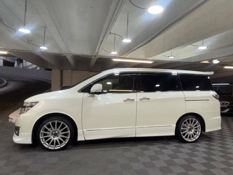 Nissan Elgrand 3.5 350 Rider Blackline Sunroof Model - 2013 62 PE5207 White #3