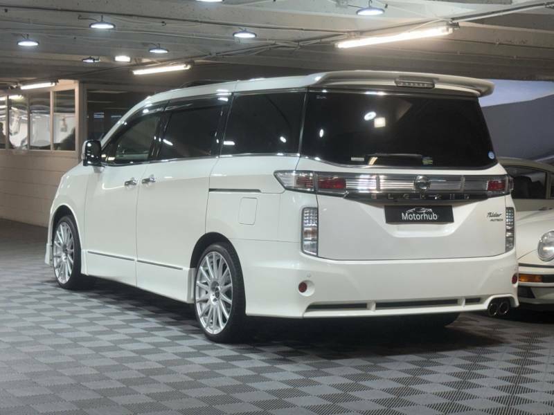 Nissan Elgrand 3.5 350 Rider Blackline Sunroof Model - 2013 62 PE5207 White #4