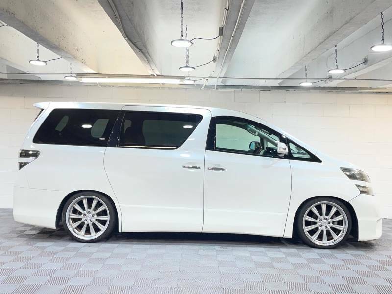 Toyota Vellfire 2.4 Z Platinum Selection 7 Seat Pearl ANH193 White #6