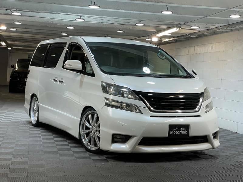 Toyota Vellfire 2.4 Z Platinum Selection 7 Seat Pearl White
