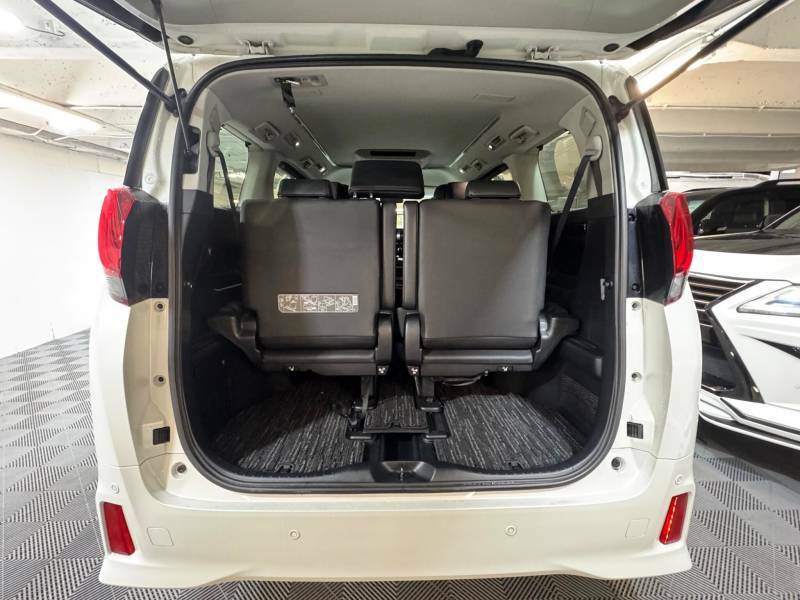 Toyota Alphard Mpv 5-Door Grey #15