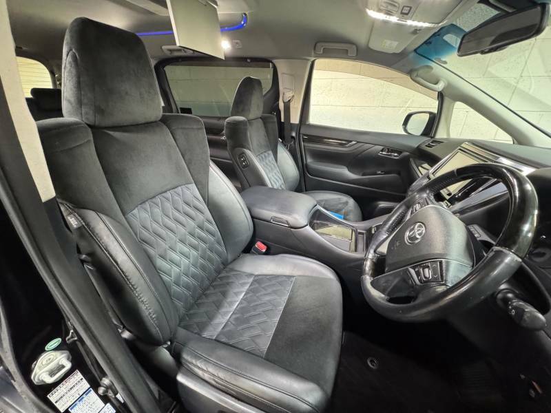 Toyota Alphard Mpv 2.4 Green #8